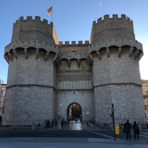 Meet your Posher, Beatrice - Picture 13 of 13